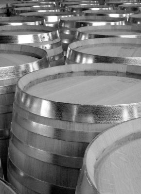 Production de futs tonneaux chez Bouyoud Tonnellerie